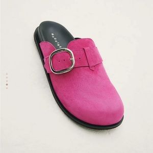 Local brand! Maguire clogs 38